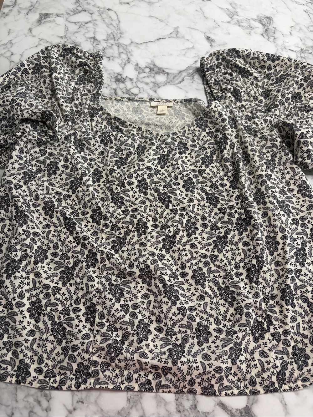 a.n.a Black Floral Puff Sleeve Blouse on Cream